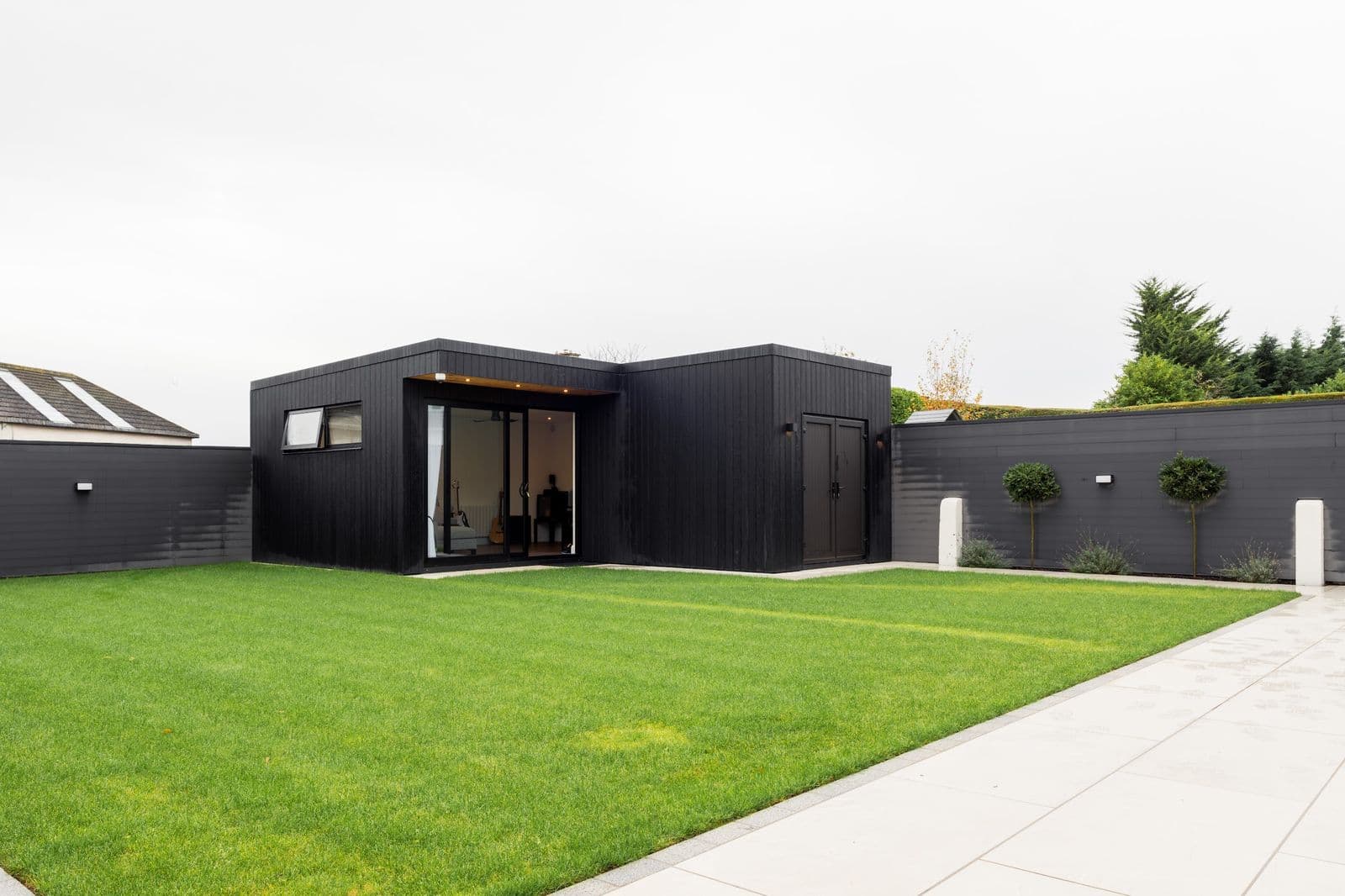 Multipurpose Garden Office with Teen Room and Storage Room, Dublin 9 — photo 2