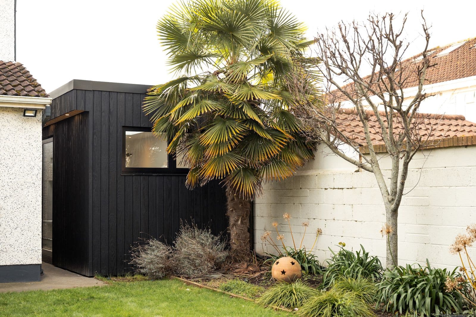 Multi-Purpose Garden Room and Bedroom with Modern Ensuite and Integrated Shed, Lucan, Co. Dublin — photo 6