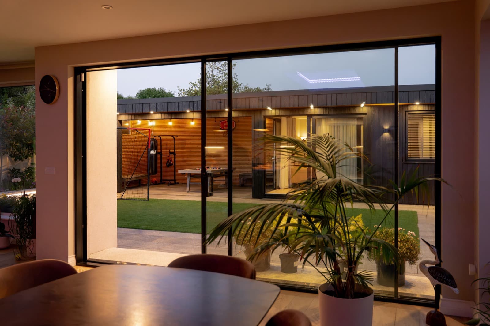 Home Office and Lounge with Covered Games Area and Ensuite, Whitehall, Dublin 9 — photo 3