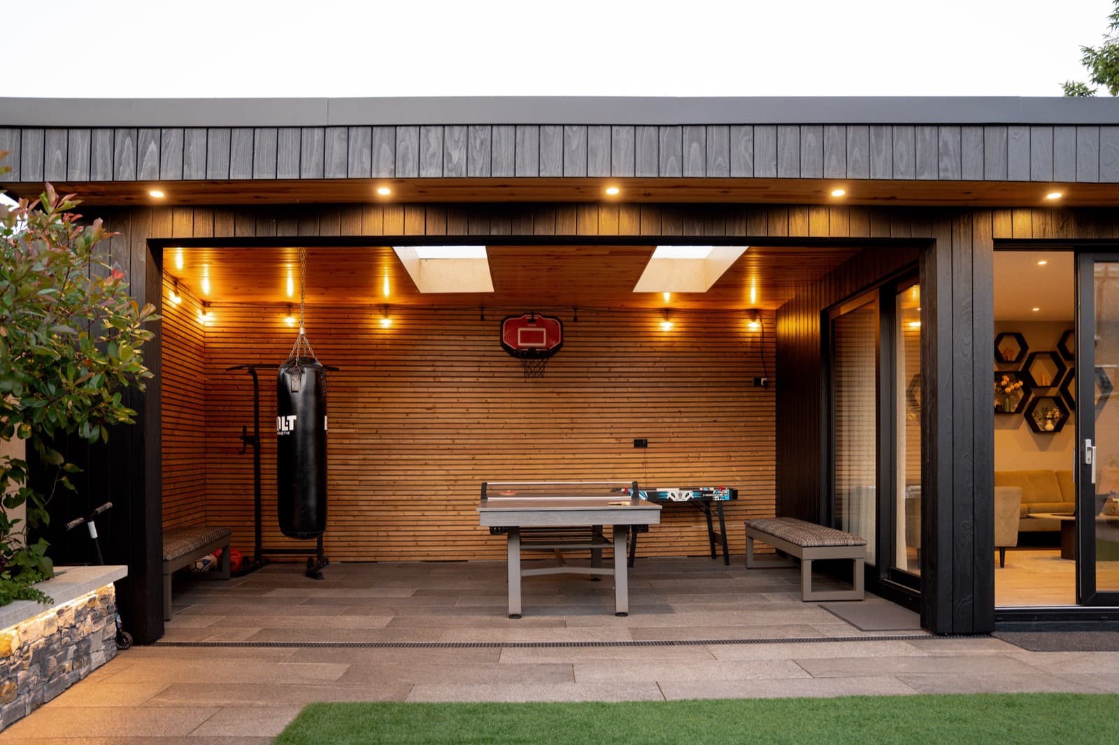 Home Office and Lounge with Covered Games Area and Ensuite, Whitehall, Dublin 9 — photo 5