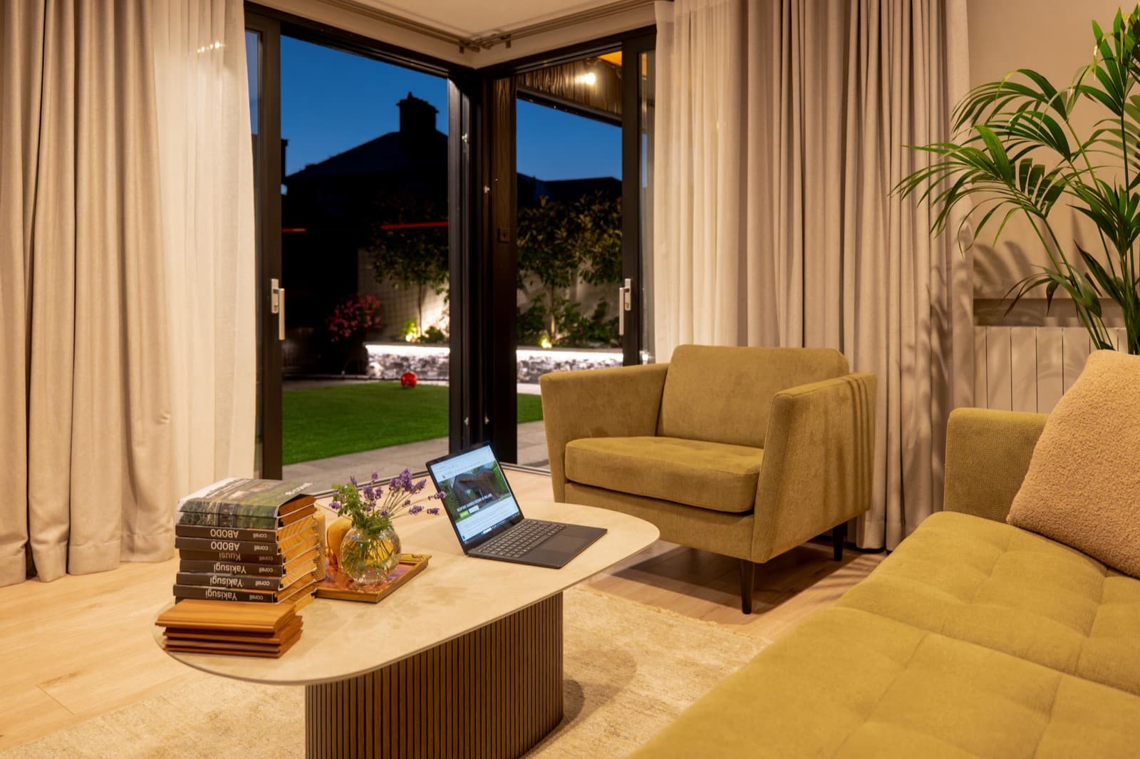 Home Office and Lounge with Covered Games Area and Ensuite, Whitehall, Dublin 9 — photo 10