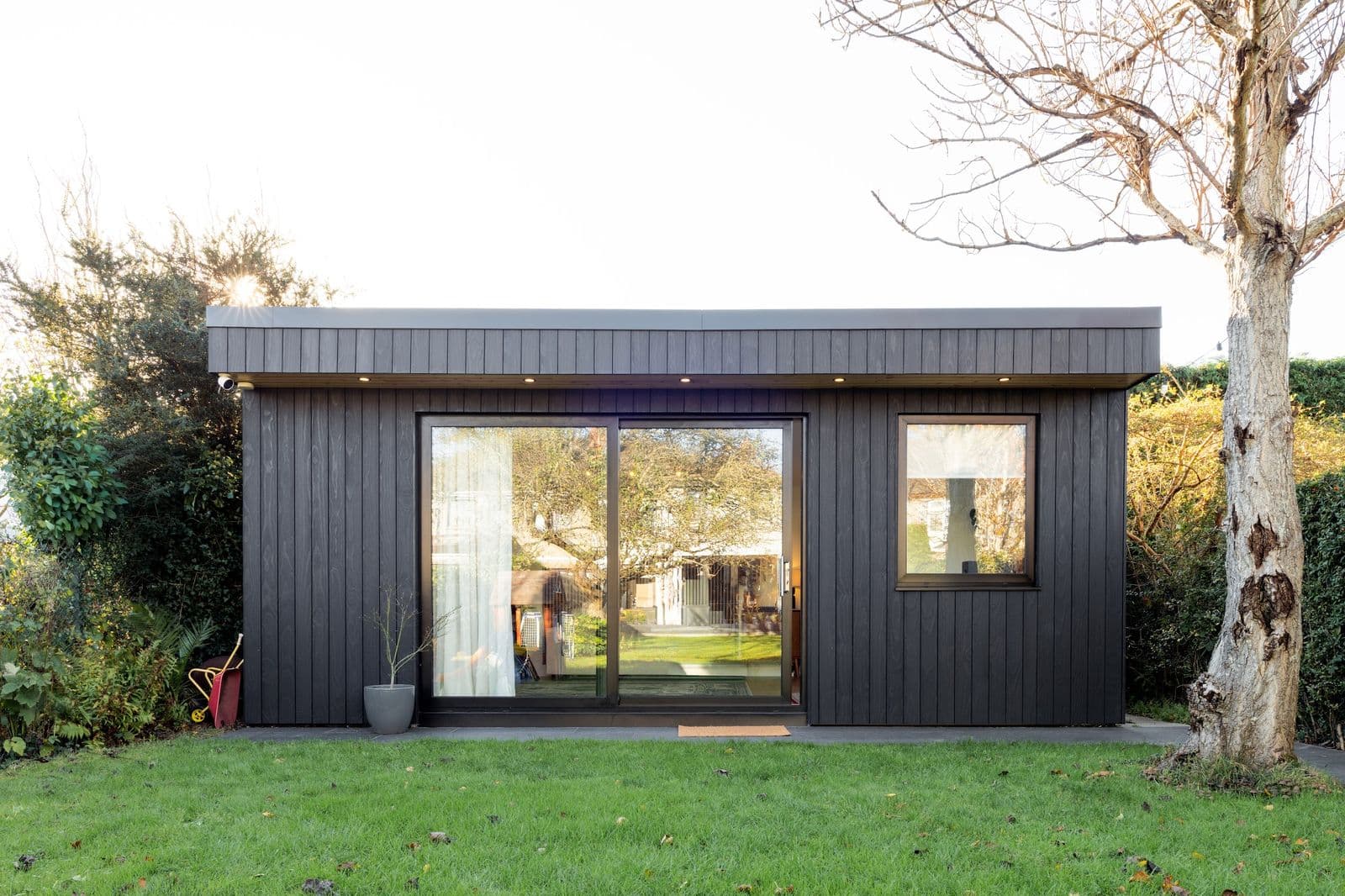 Soundproof Music Studio & Entertainment Garden Room with Ensuite, Dublin 9 — photo 6