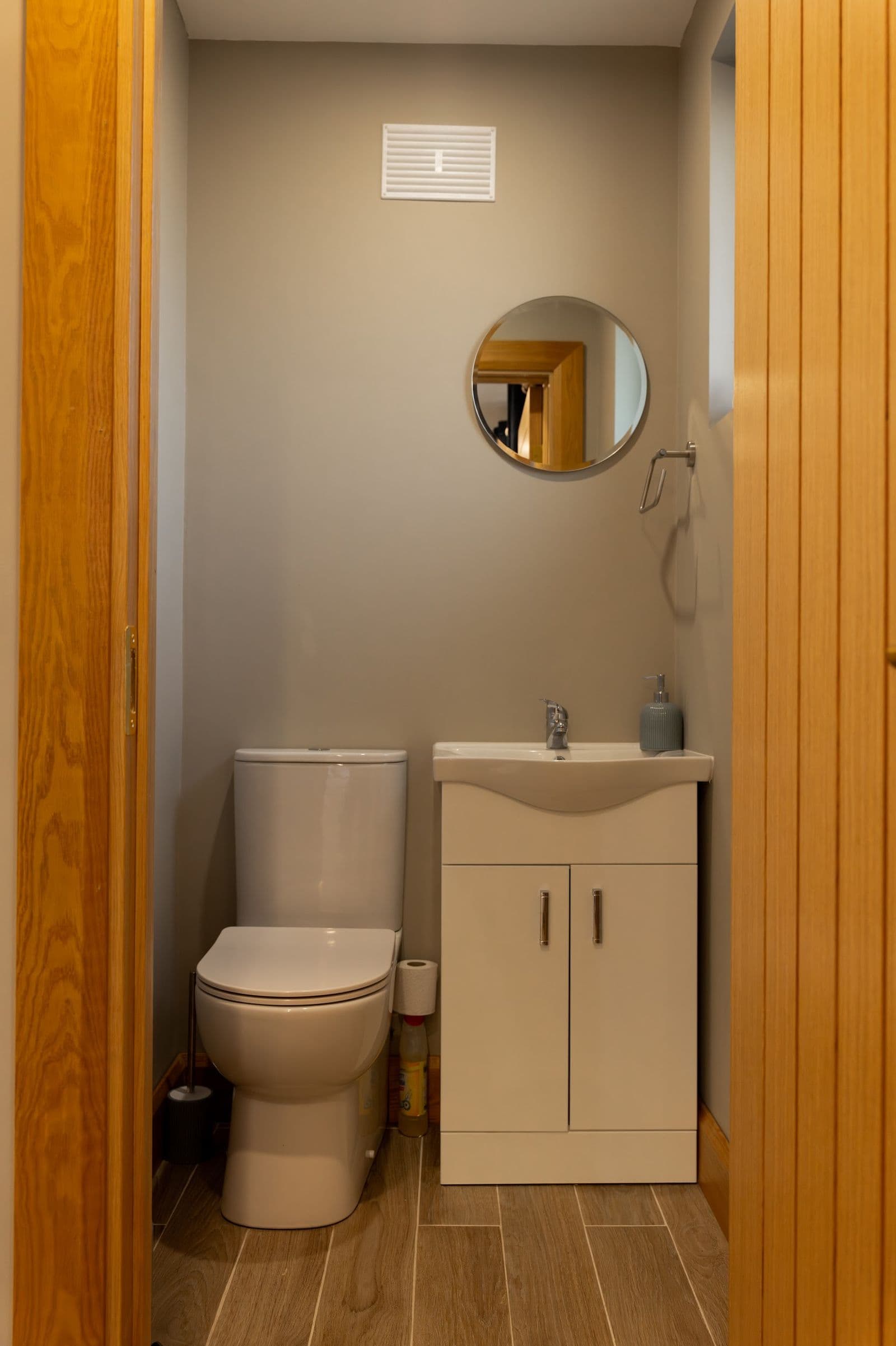Modern Garden Office & Playroom with Covered Swim Spa Area, Dunleer, Co. Louth — photo 7