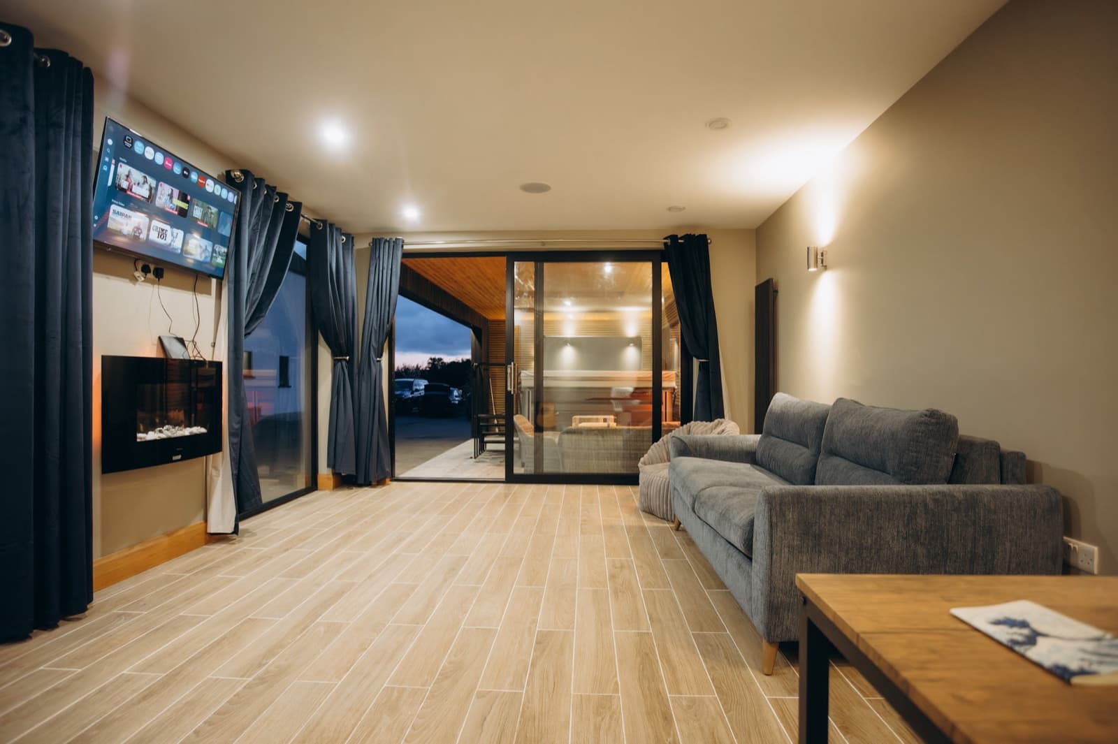 Modern Garden Office & Playroom with Covered Swim Spa Area, Dunleer, Co. Louth — photo 12